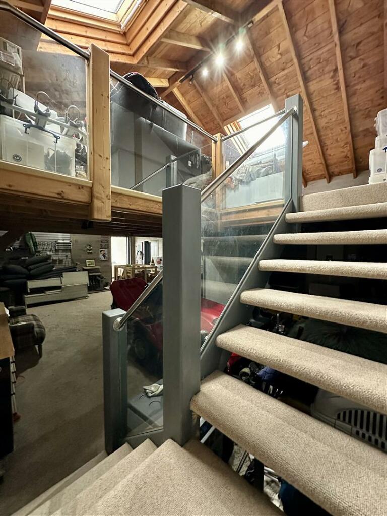 Garage/Workshop