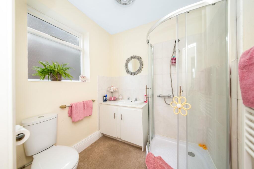 SHOWER ROOM
