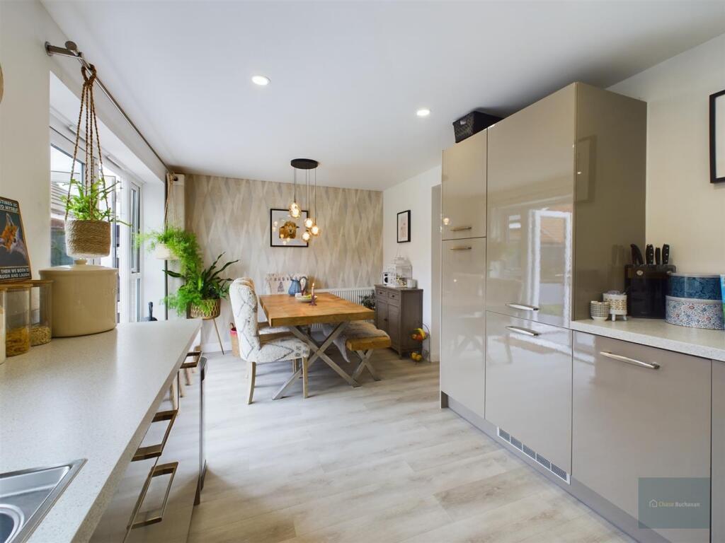 CAM02558G0-PR0203-ST