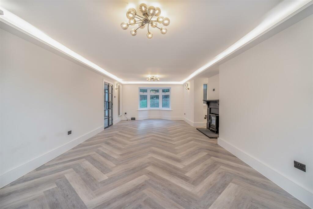 8628166-interior07.jpg