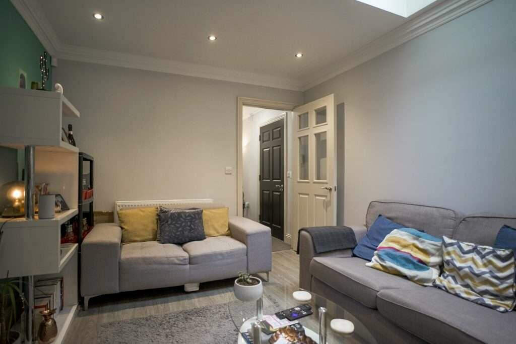 Flat_2_St_James_Row