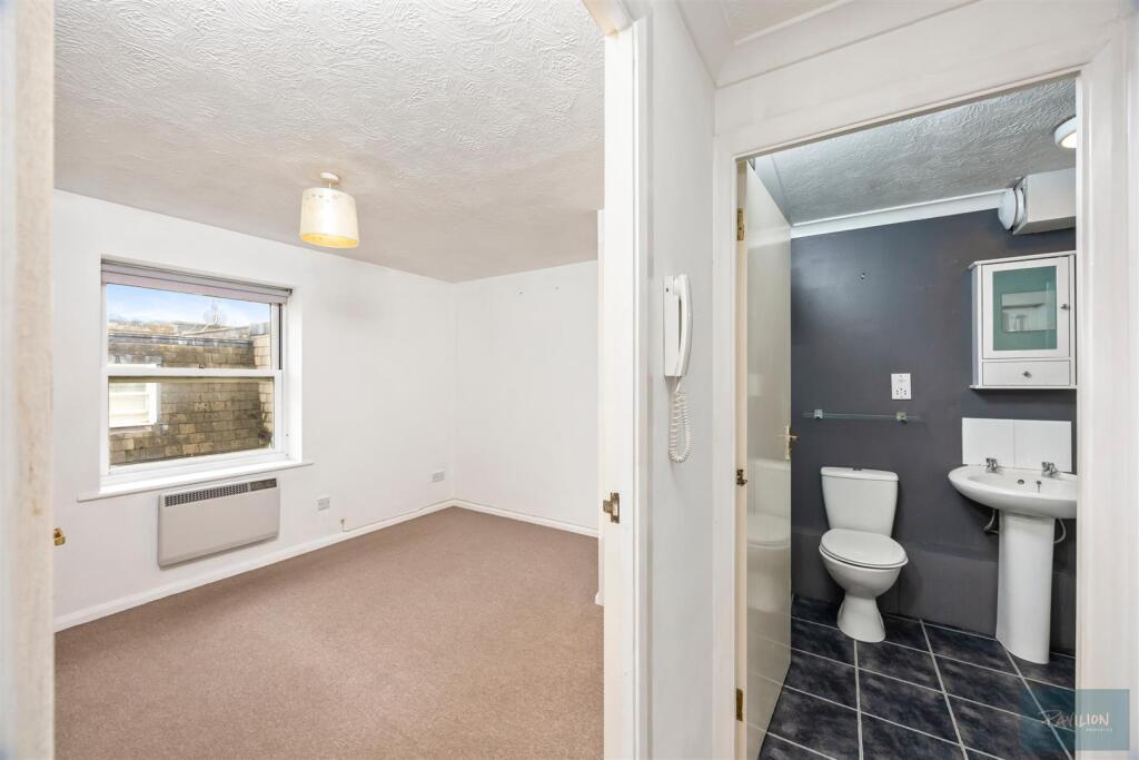 Park Crescent Place, Marlow Court 6_016.JPG