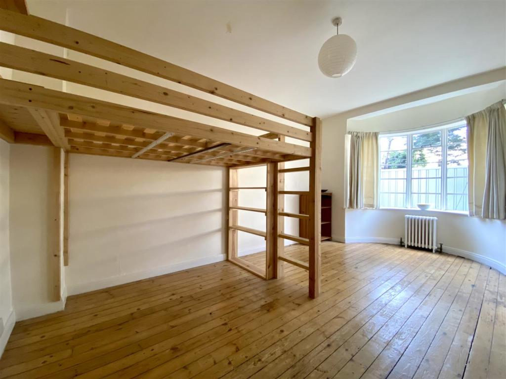 Studio Room