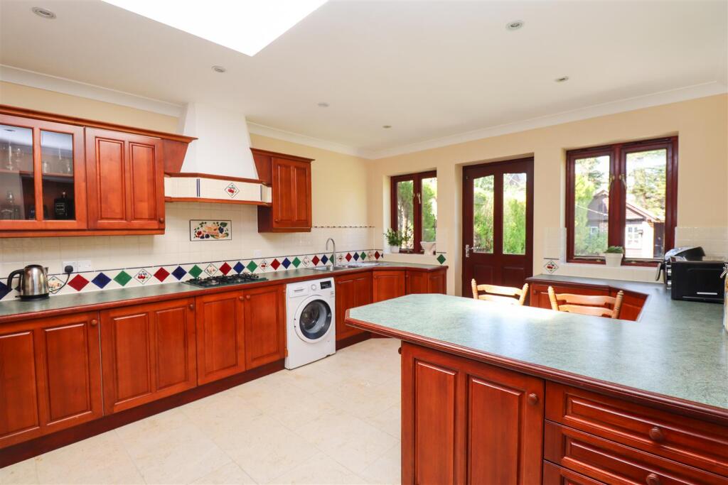 Kitchen/Breakfast Room
