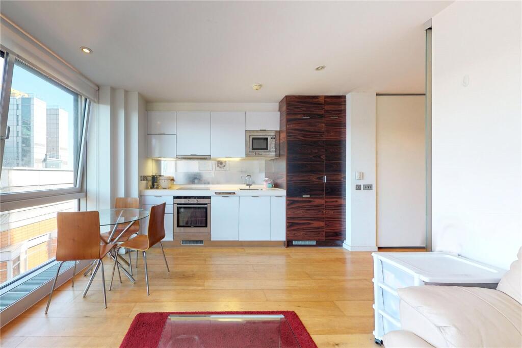 Kitchen/Reception