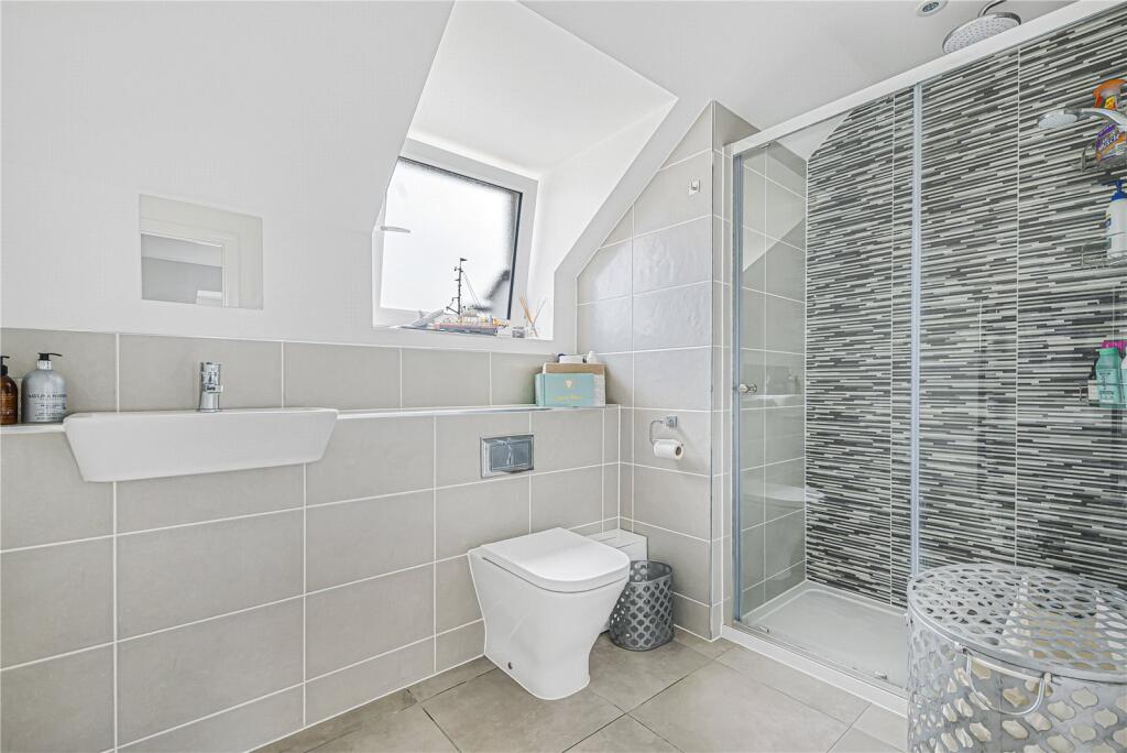 Ensuite To Bedroom 2