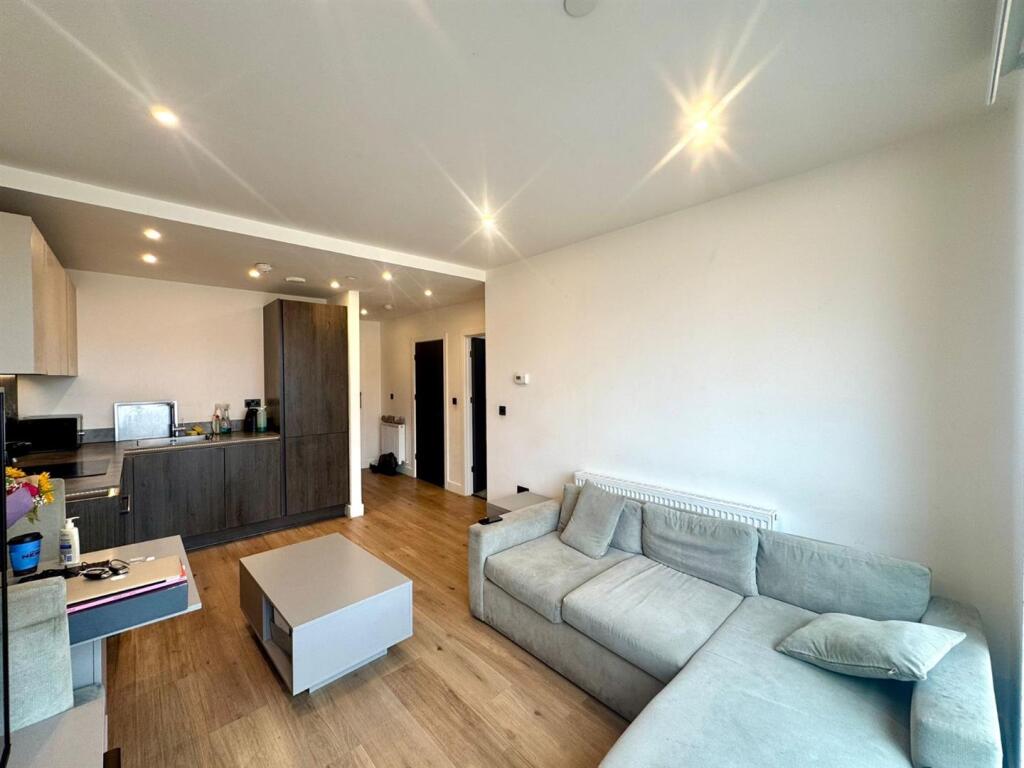 PHOTO-2025-08-14-17-40-29 2.jpg