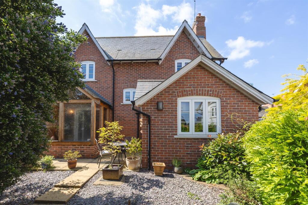 LE12 8RT 9aCH-022.jpg