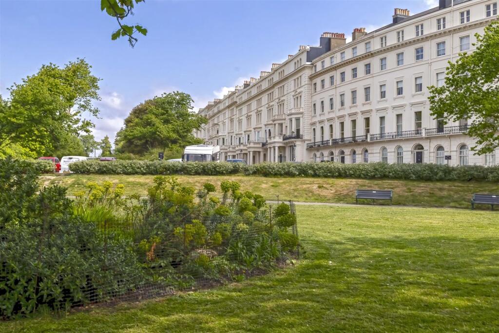 Adelaide Crescent_38.jpg