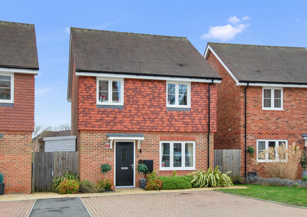 Three Bedroom Detached on an exclusive private es