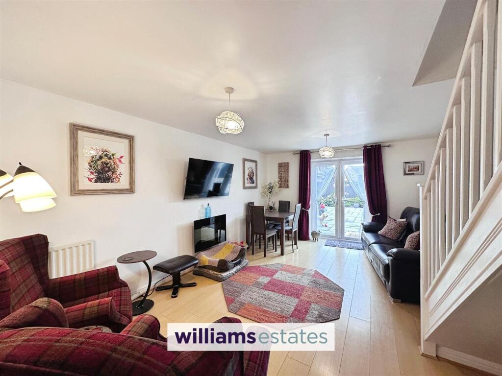 Lounge / Dining Room