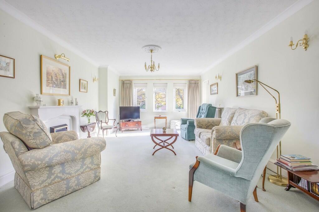 9 Snells Wood Cou...