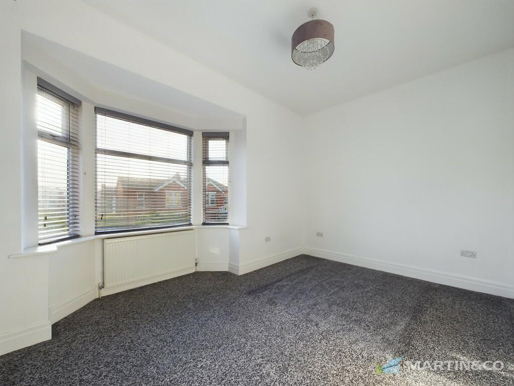 Master Bedroom (1...