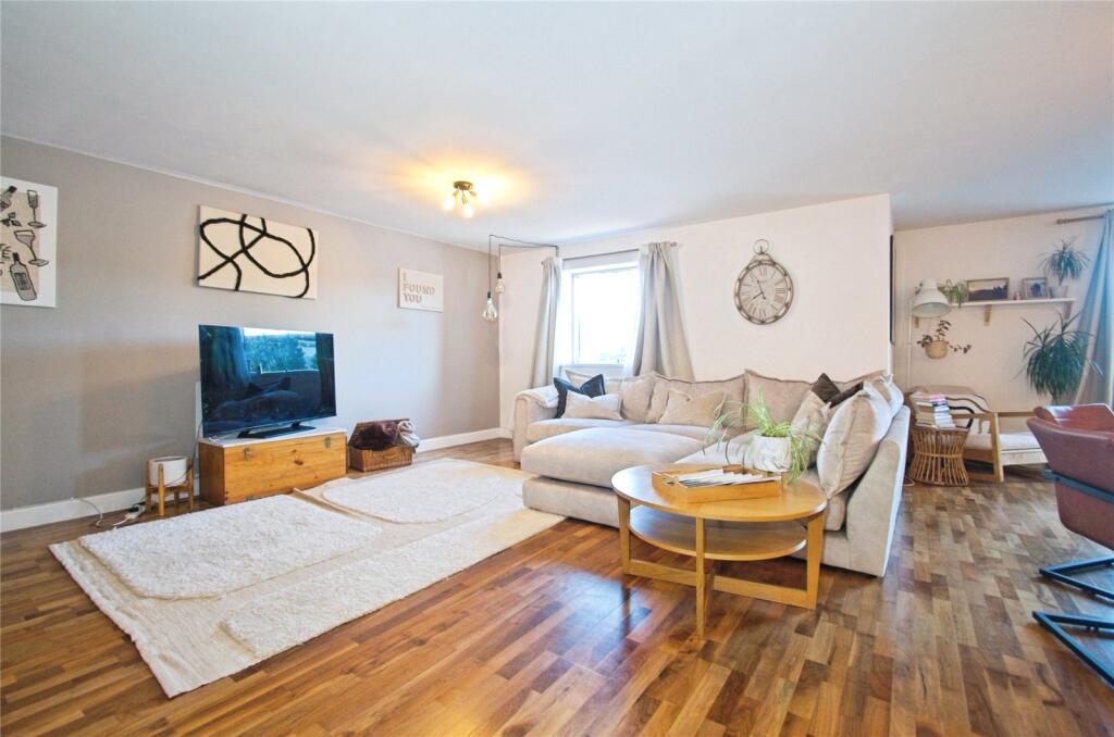 Living/Dining Area
