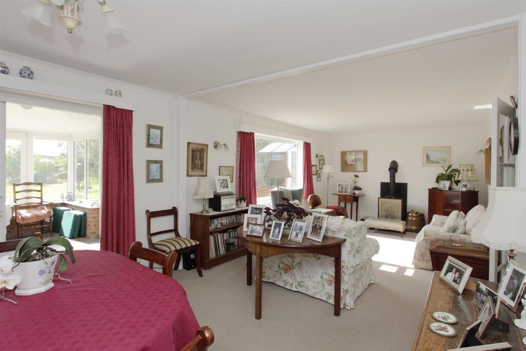 14 manor close PH23.JPG