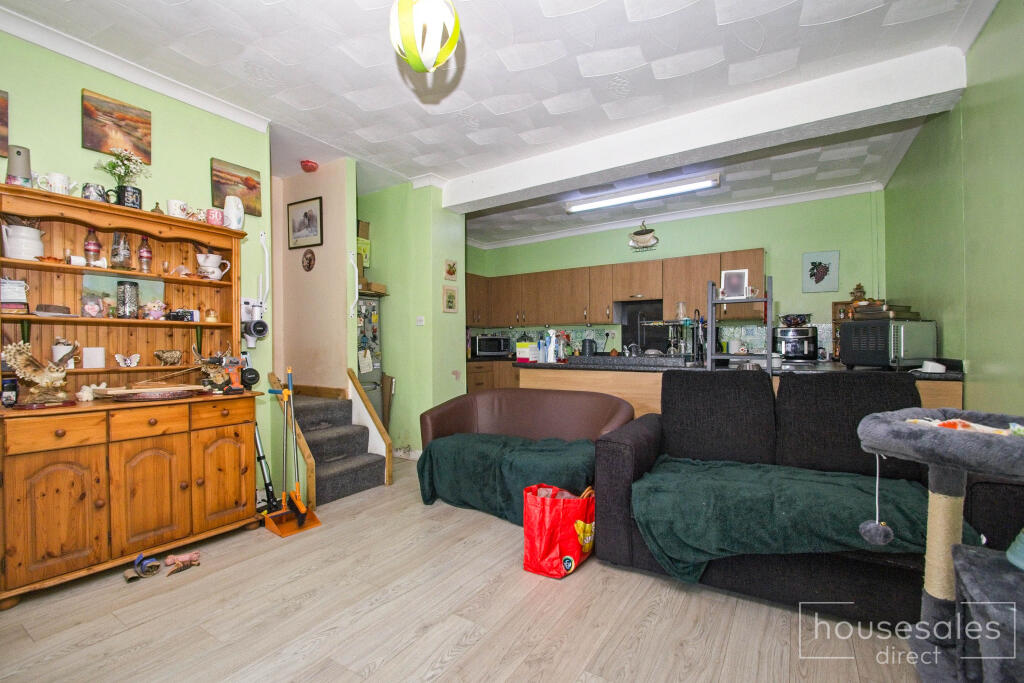 Kitchen/Reception Area