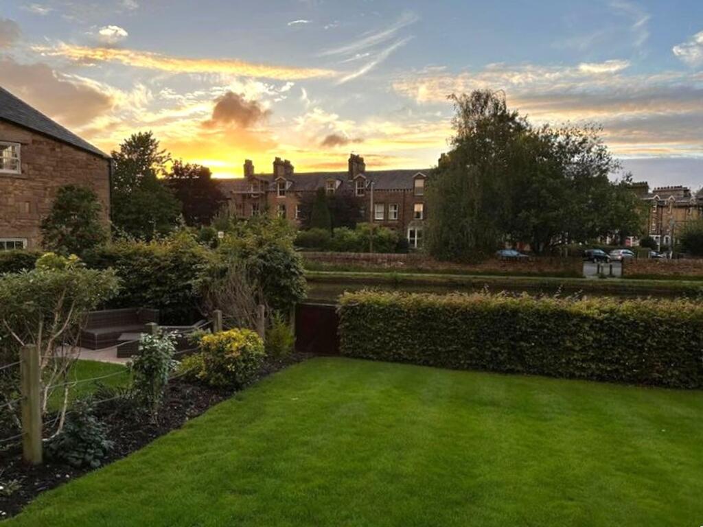 Evening views of the Canal