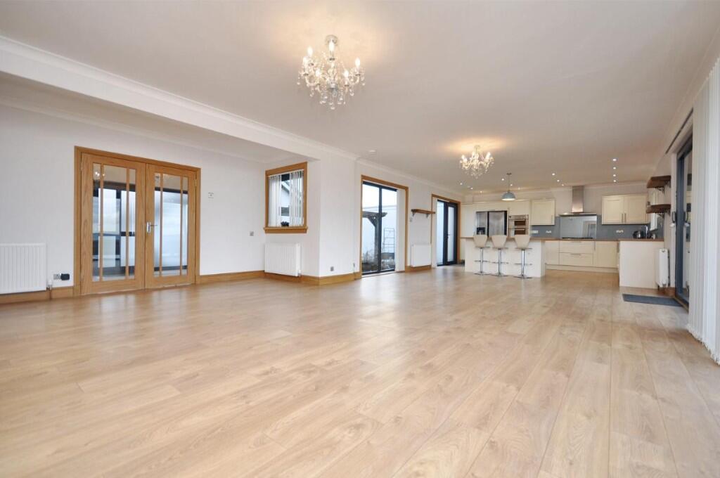 Living Room/Kitchen