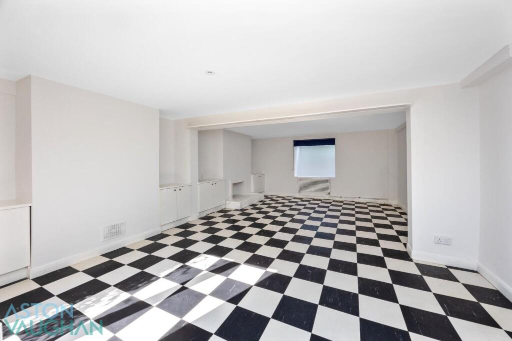 Crescent Place, 4-017.jpg