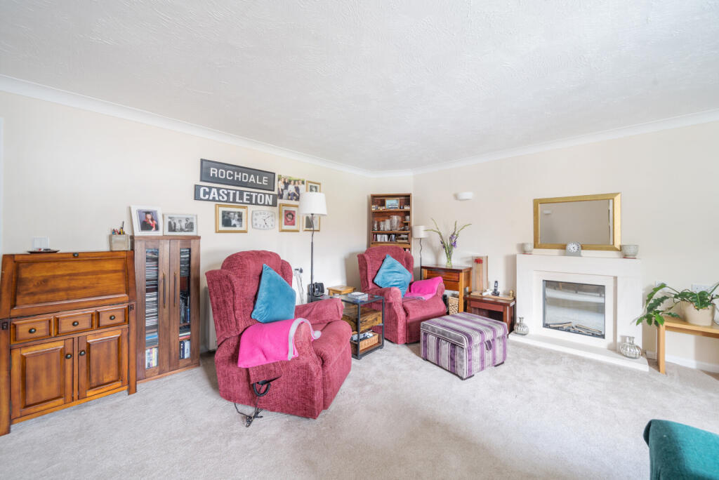 1327285-9-687935b...