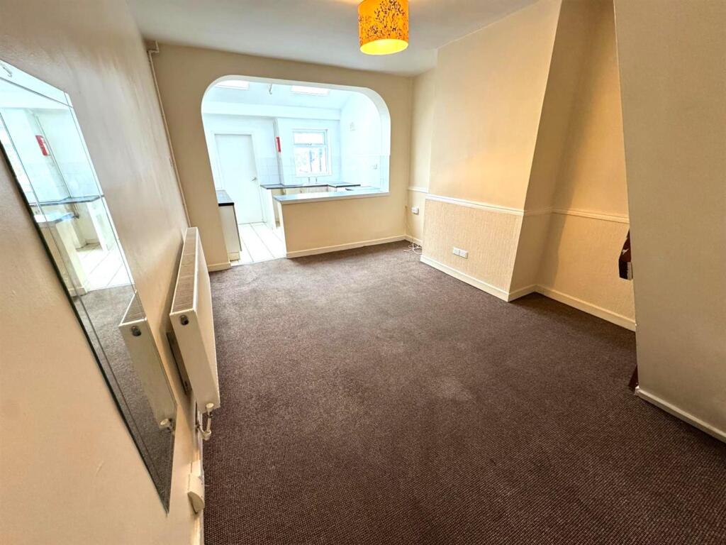 Open Plan Sitting Room/ Kitchen Pic 2