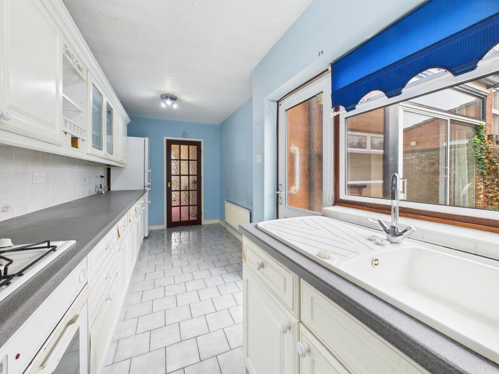 CAM05192G0-PR0172-STILL007