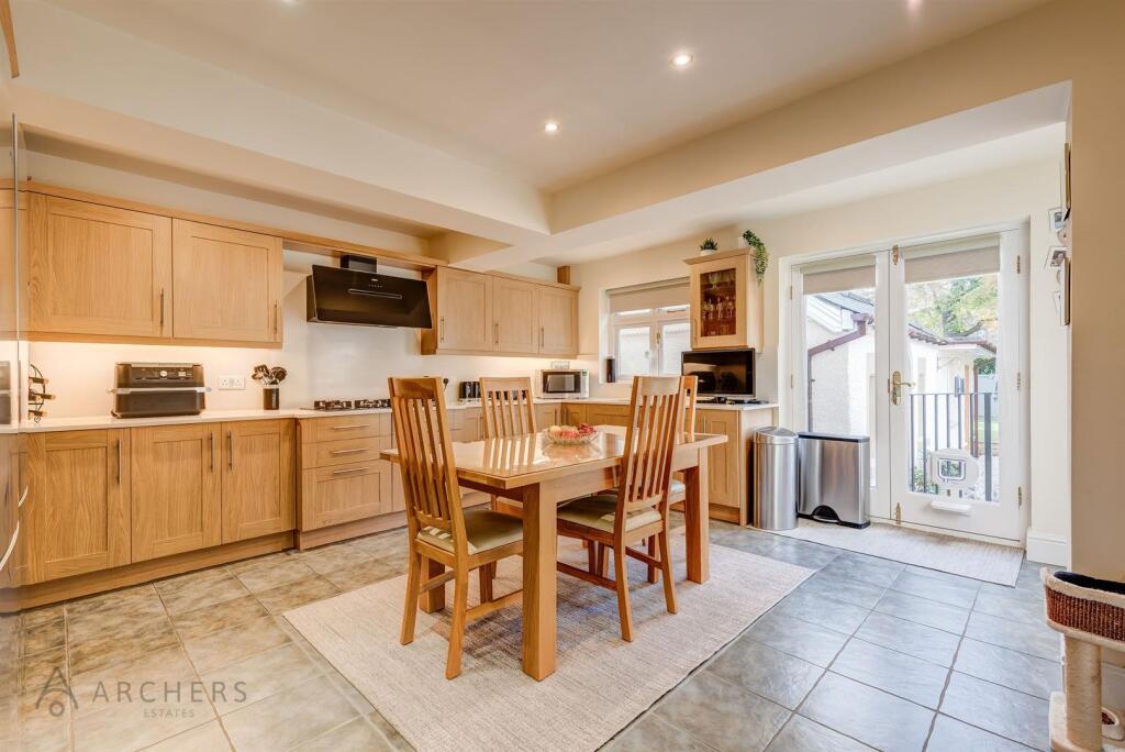 92WestbourneRoad(Interior)-9.jpg