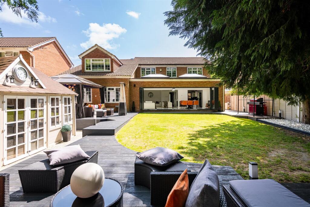 Woodlands garden2.jpg