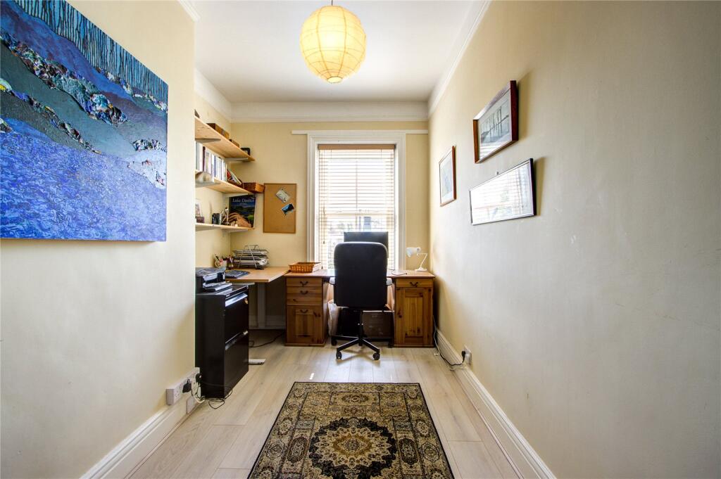 Bedroom 5/Study