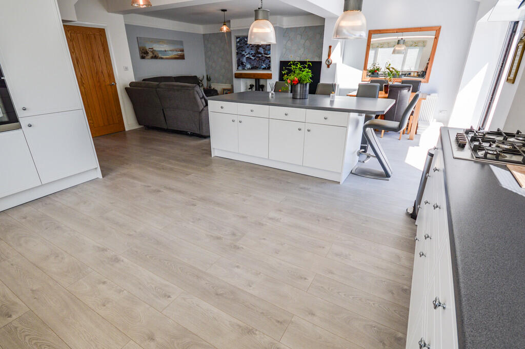 Kitchen-Diner-Lou...