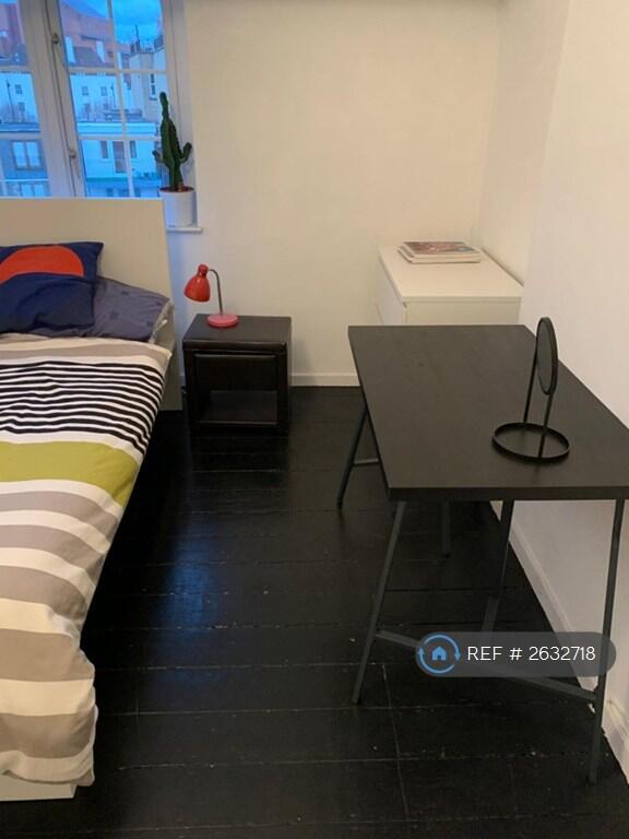 Bedroom 1_2