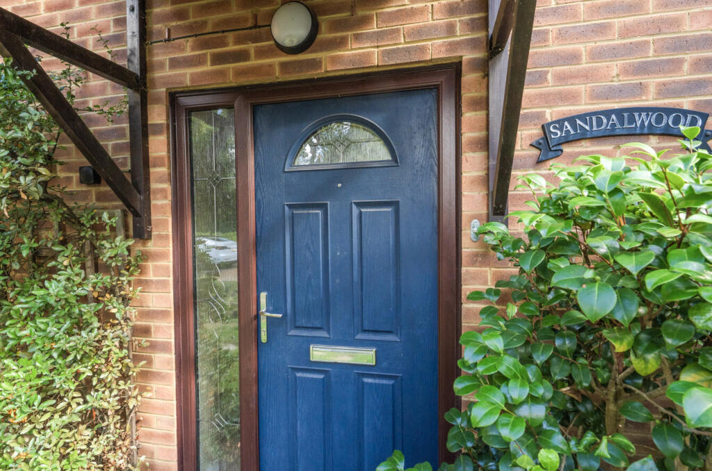 1350195-5-68c042b...