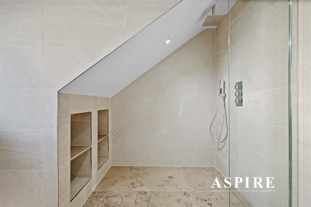 Aspire Estate Agents21.jpg