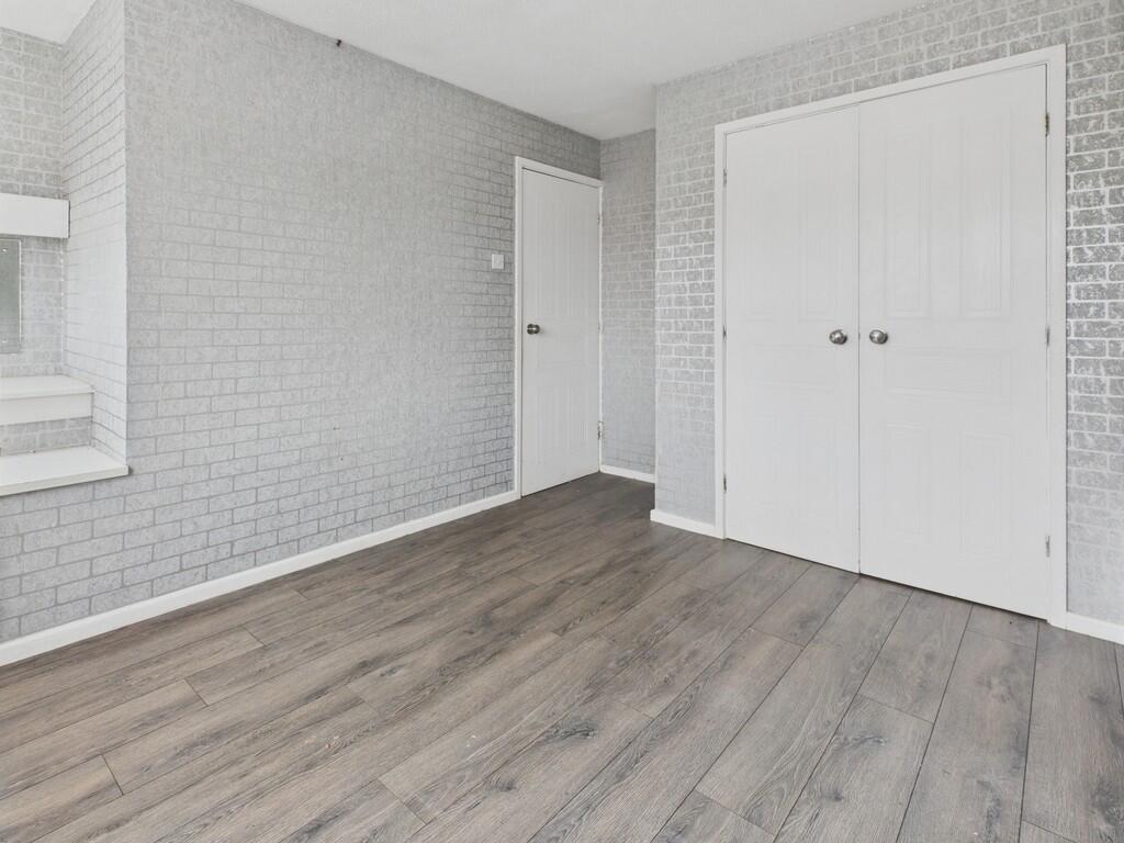 CAM04273G0-PR0151...