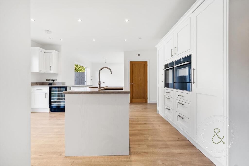 The Paddock (12).jpg