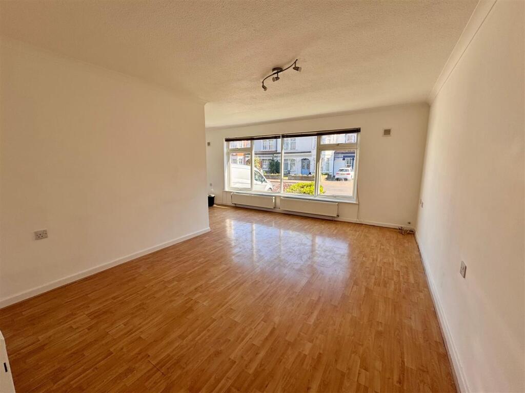 LivingRoom1.jpg