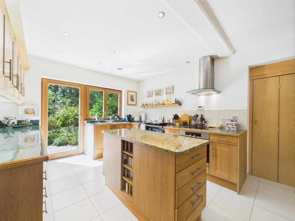 Kitchen &amp; Dining Area