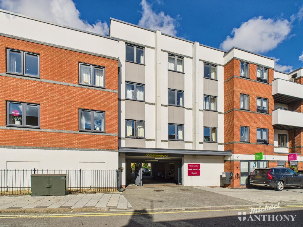 CAM03218G0-PR0766-STILL003