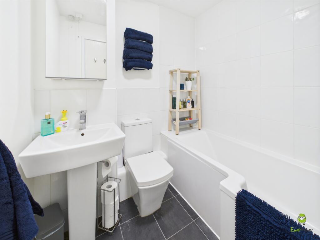 CAM02615G0-PR0051-STILL021