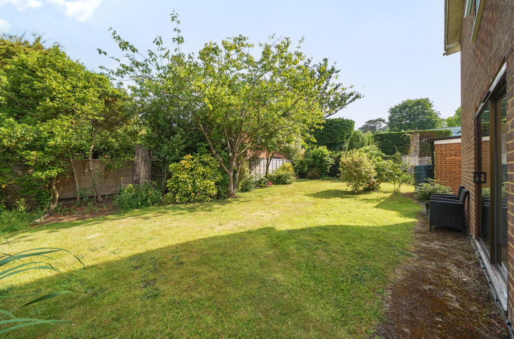 1312685-5-685526b...