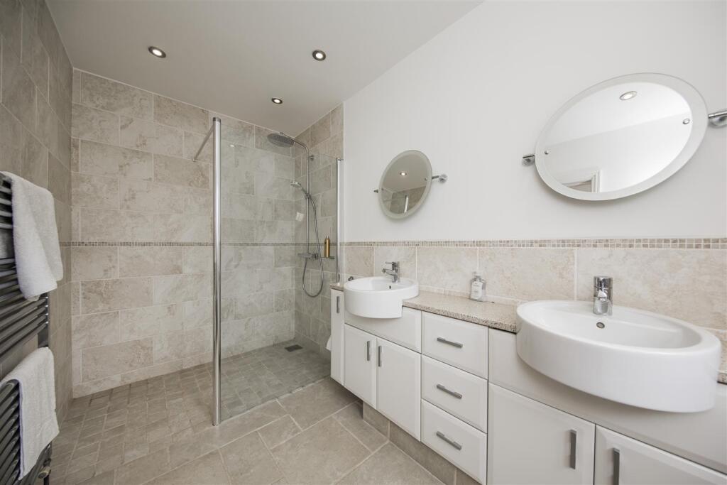 Modern walk in shower