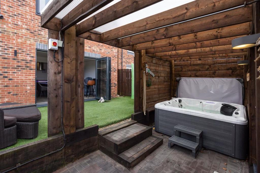 Covered outdoor area