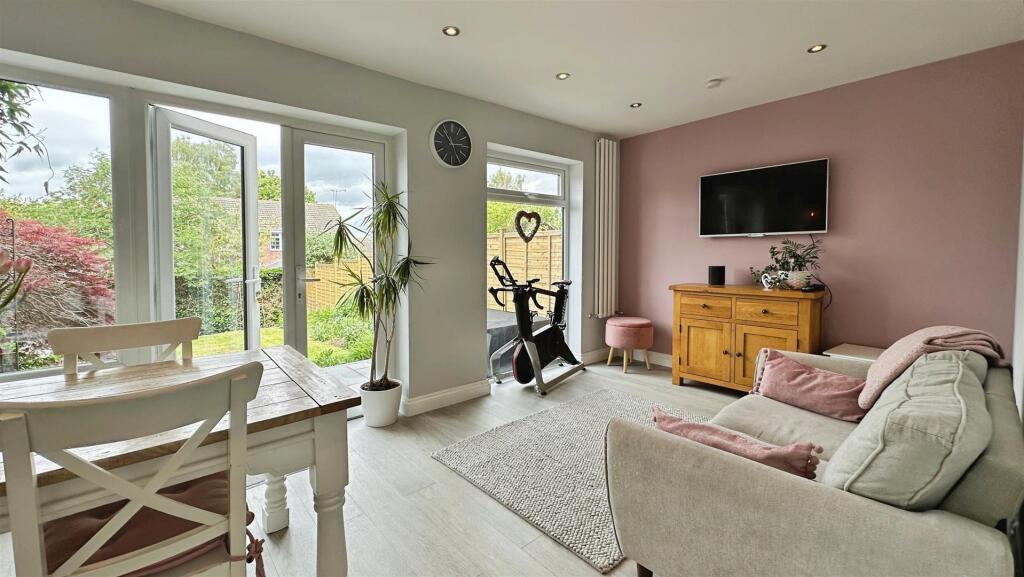 b6384002--4C79-8ABB-666DAD0FAB8F-15878-00000579EED