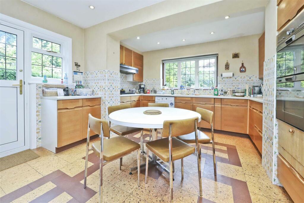 Kitchen/Breakfast Room