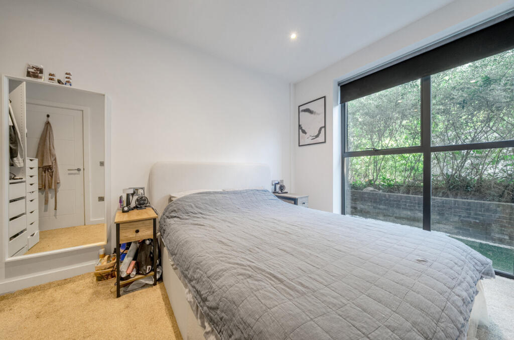 1349387-11-68c932...