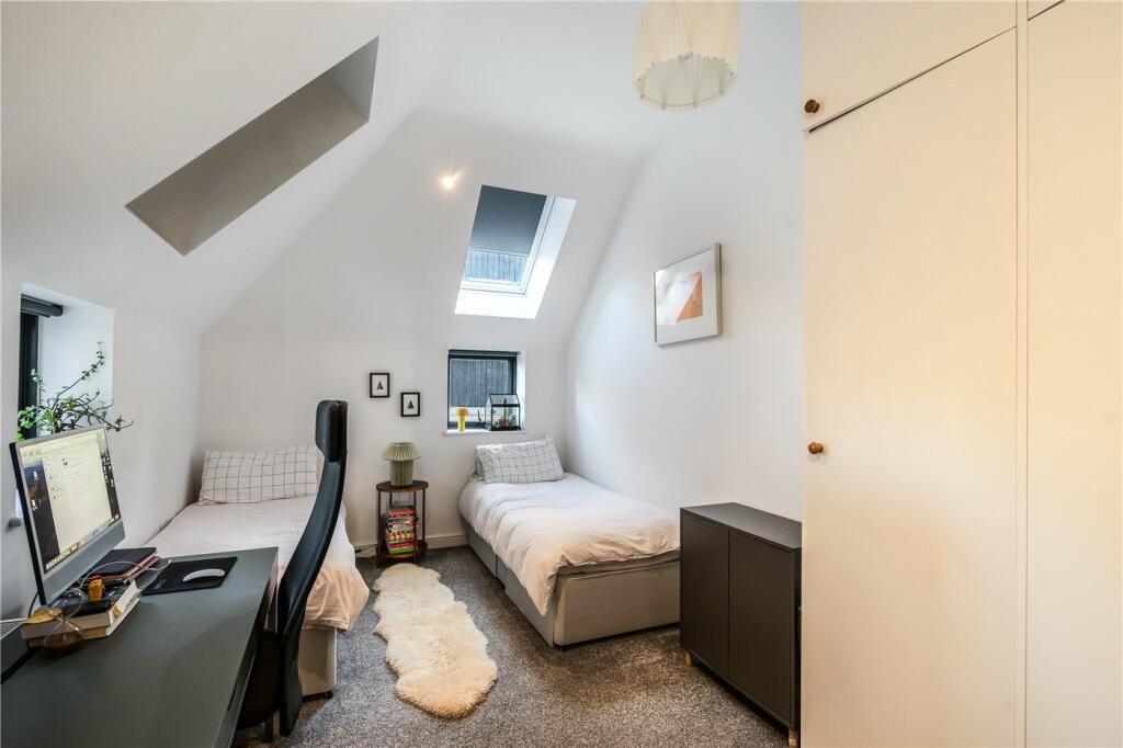 Bedroom 1 P3