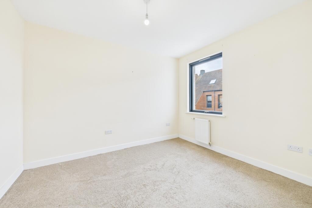 CAM03162G0-PR0225-STILL013