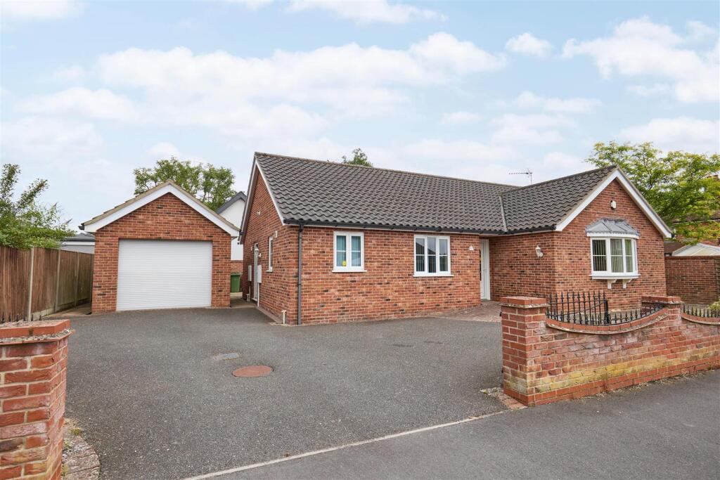 84D Willbye Avenue 1.jpg
