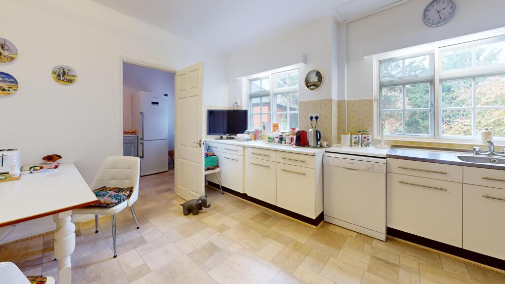 Sowberry Court, Moulsford, Wallingford, Oxfordshire OX10 9JG