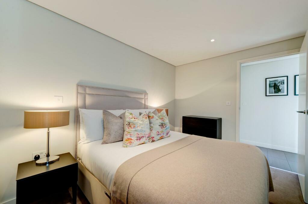 flat 909 4b merchant square 362397 bed6_RGB.jpg